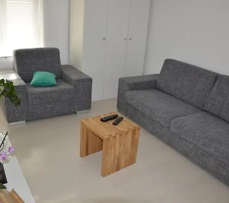 Apartment Tiro *
